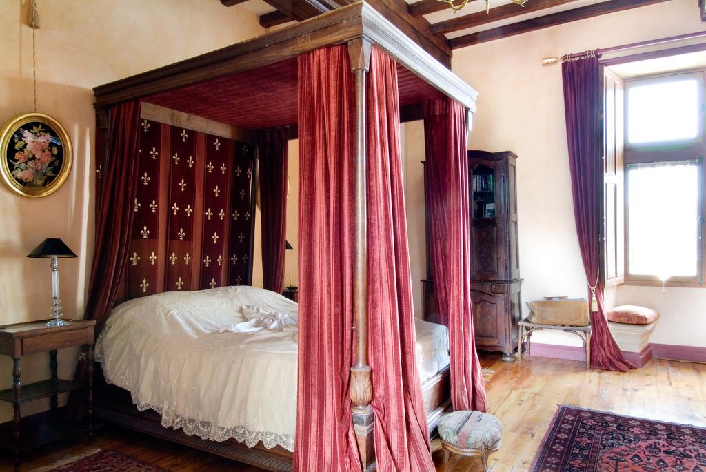 Château de la Roche Martel Roiffé Quarto foto
