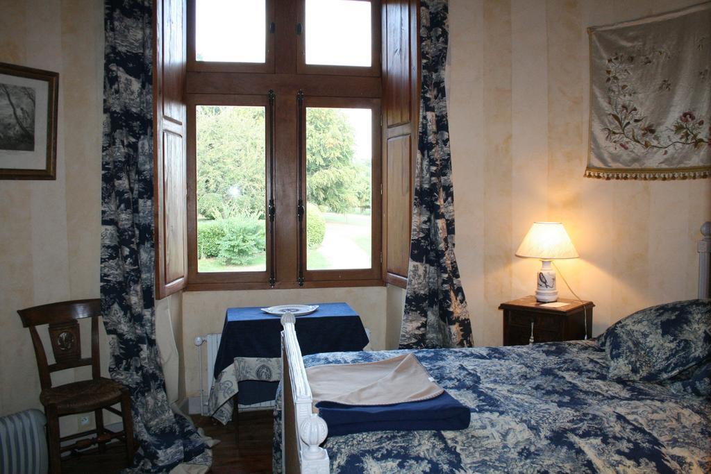 Château de la Roche Martel Roiffé Quarto foto