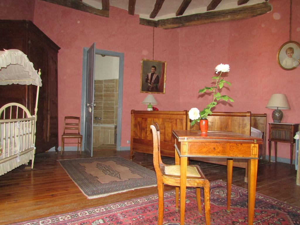 Château de la Roche Martel Roiffé Quarto foto