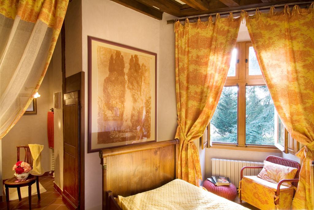 Château de la Roche Martel Roiffé Quarto foto