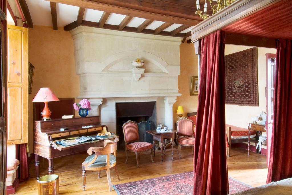 Château de la Roche Martel Roiffé Quarto foto